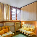 Apartment In Cervinia With Ski Access Апартаменти *
