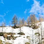 Apartment In Cervinia With Ski Access Брей-Червінія