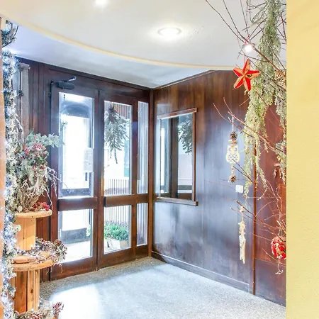 Apartment In Cervinia With Ski Access 布勒伊-切尔维尼亚